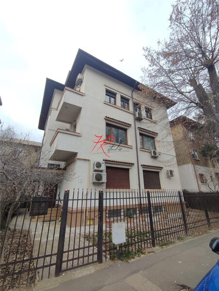 Vanzare camere/ garsoniera Primaverii