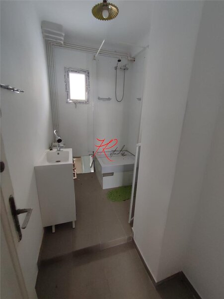 Vanzare camere/ garsoniera Primaverii